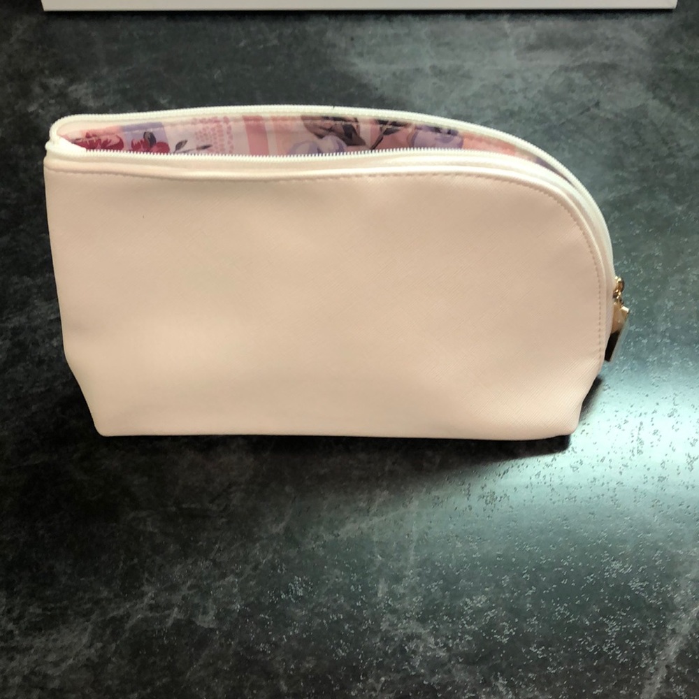 Makeup bag